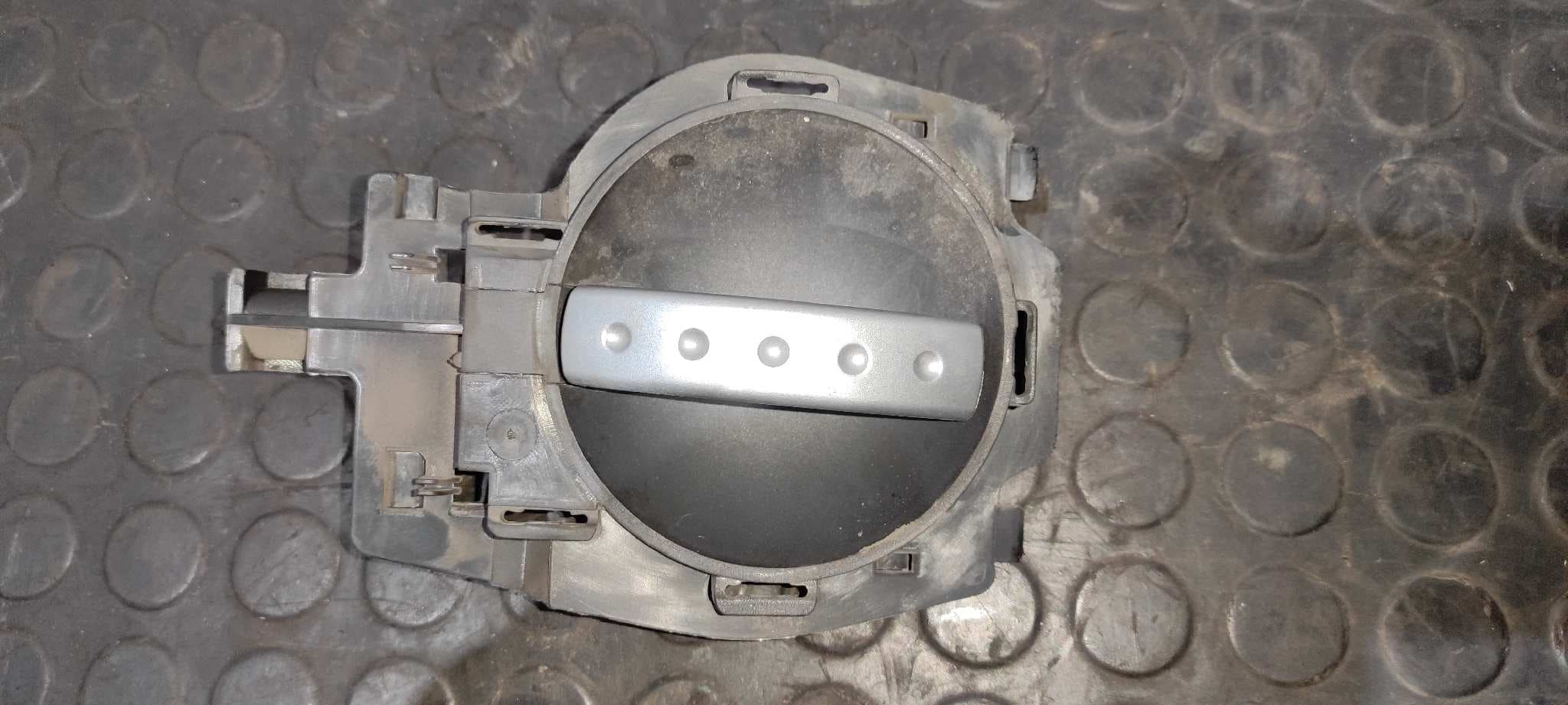 Recambio de MANETA INTERIOR DELANTERA DERECHA para CITROEN C2 1.4 KFVTU3JP referencia OEM IAM 9647164377   - GRIS