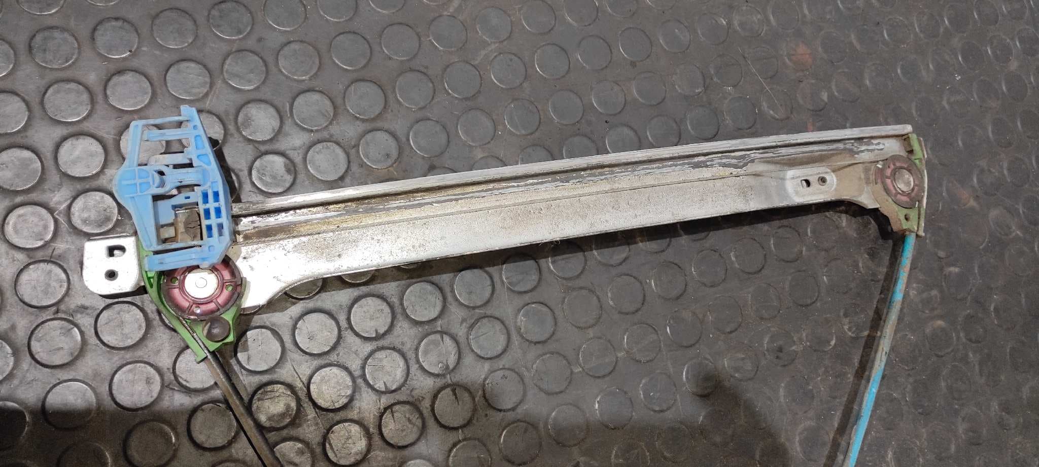 Recambio de ELEVALUNAS DELANTERO IZQUIERDO para CITROEN C2 KFVTU3JP referencia OEM IAM 9641241380   - GRIS 3