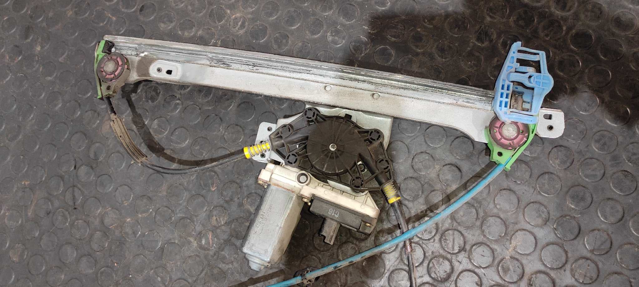Recambio de ELEVALUNAS DELANTERO IZQUIERDO para CITROEN C2 KFVTU3JP referencia OEM IAM 9641241380   - GRIS 7