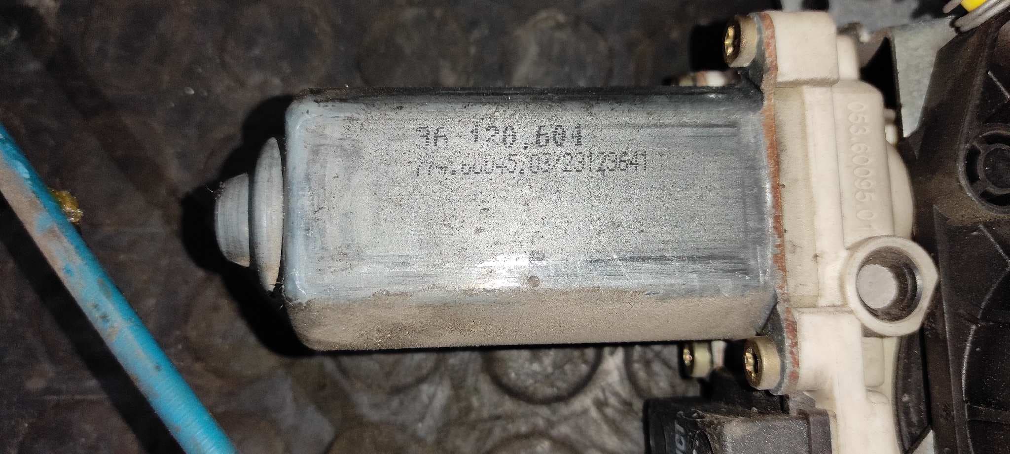 Recambio de ELEVALUNAS DELANTERO IZQUIERDO para CITROEN C2 KFVTU3JP referencia OEM IAM 9641241380   - GRIS 2