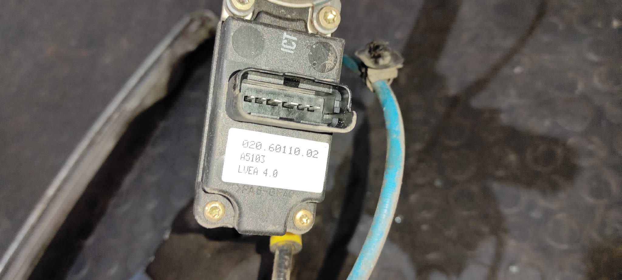 Recambio de ELEVALUNAS DELANTERO IZQUIERDO para CITROEN C2 KFVTU3JP referencia OEM IAM 9641241380   - GRIS 8