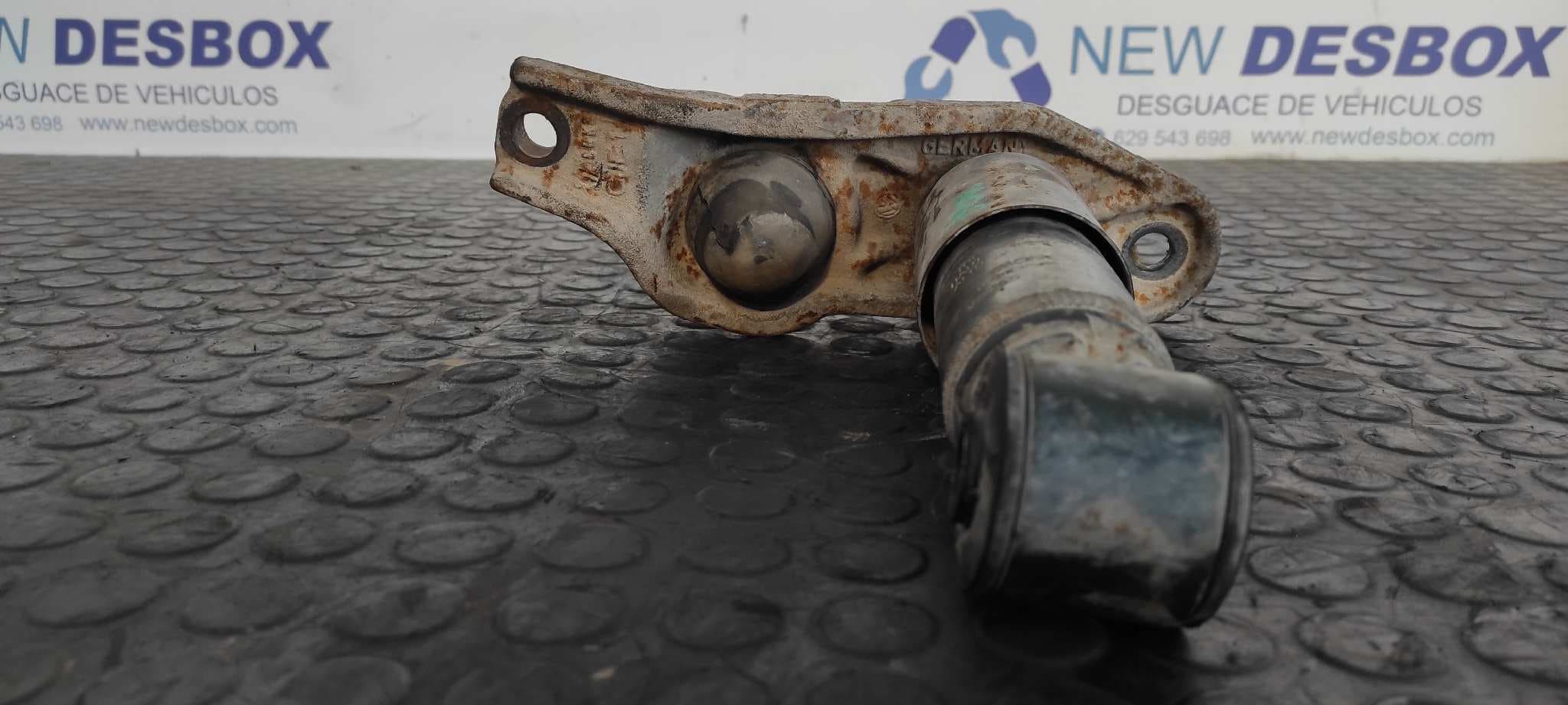Recambio de AMORTIGUADOR DELANTERO DERECHO para VOLKSWAGEN T4 TRANSPORTER/FURGONETA (MOD. 1991) 1.9 Diesel (1X) 1X referencia OEM IAM 701413336   - ROJO 5