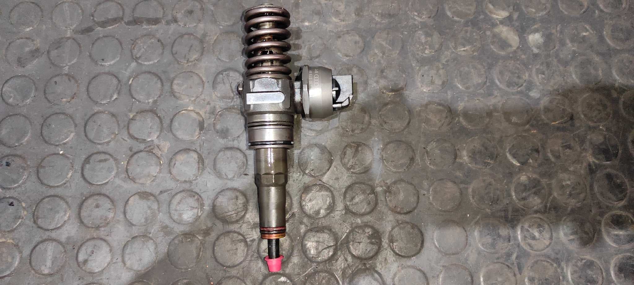Recambio de INYECTOR para SEAT IBIZA SC (6J1) Ecomotive BMS referencia OEM IAM 038130073BP   - BLANCO 6