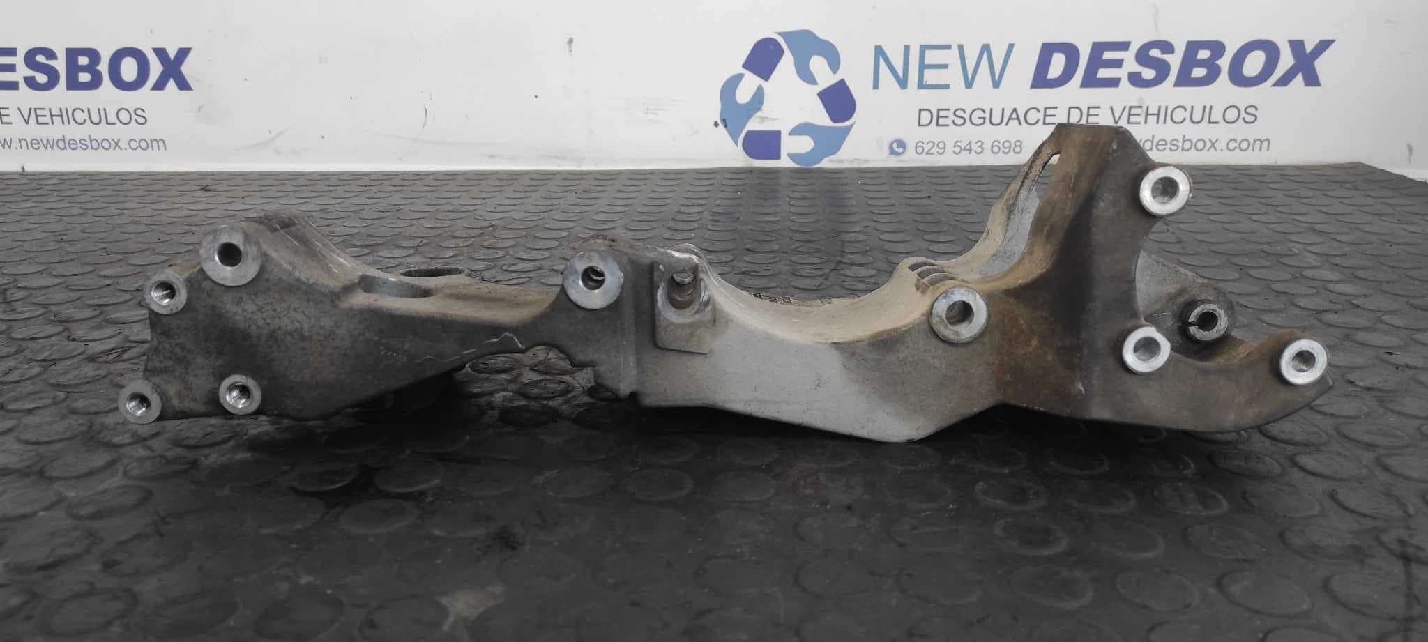 Recambio de SOPORTE ALTERNADOR para VOLKSWAGEN GOLF IV BERLINA (1J1) GTI AJM referencia OEM IAM 045903143C   - BLANCO 4