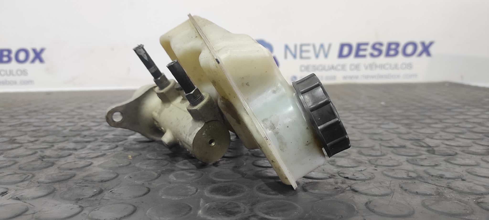 Recambio de BOMBA FRENO para FORD FOCUS BERLINA (CAP) Ambiente (D) G8DB referencia OEM IAM 03350891031   - BLANCO 8