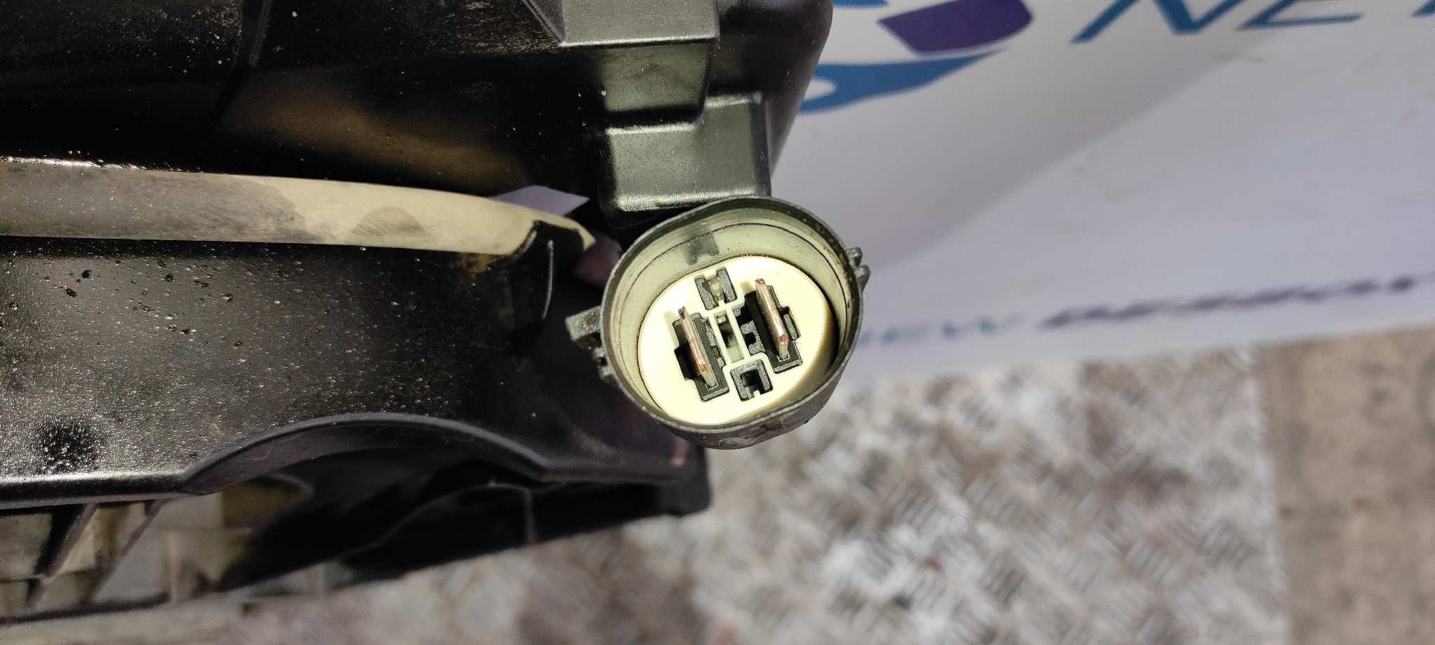 Recambio de ELECTROVENTILADOR para FORD FOCUS BERLINA (CAP) G8DB referencia OEM IAM 3M5H8C607VC   - BLANCO 3