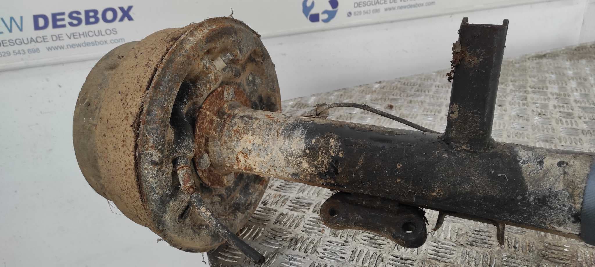 Recambio de PUENTE TRASERO para NISSAN TRADE * A428 referencia OEM IAM 38311G9640   - BLANCO 9