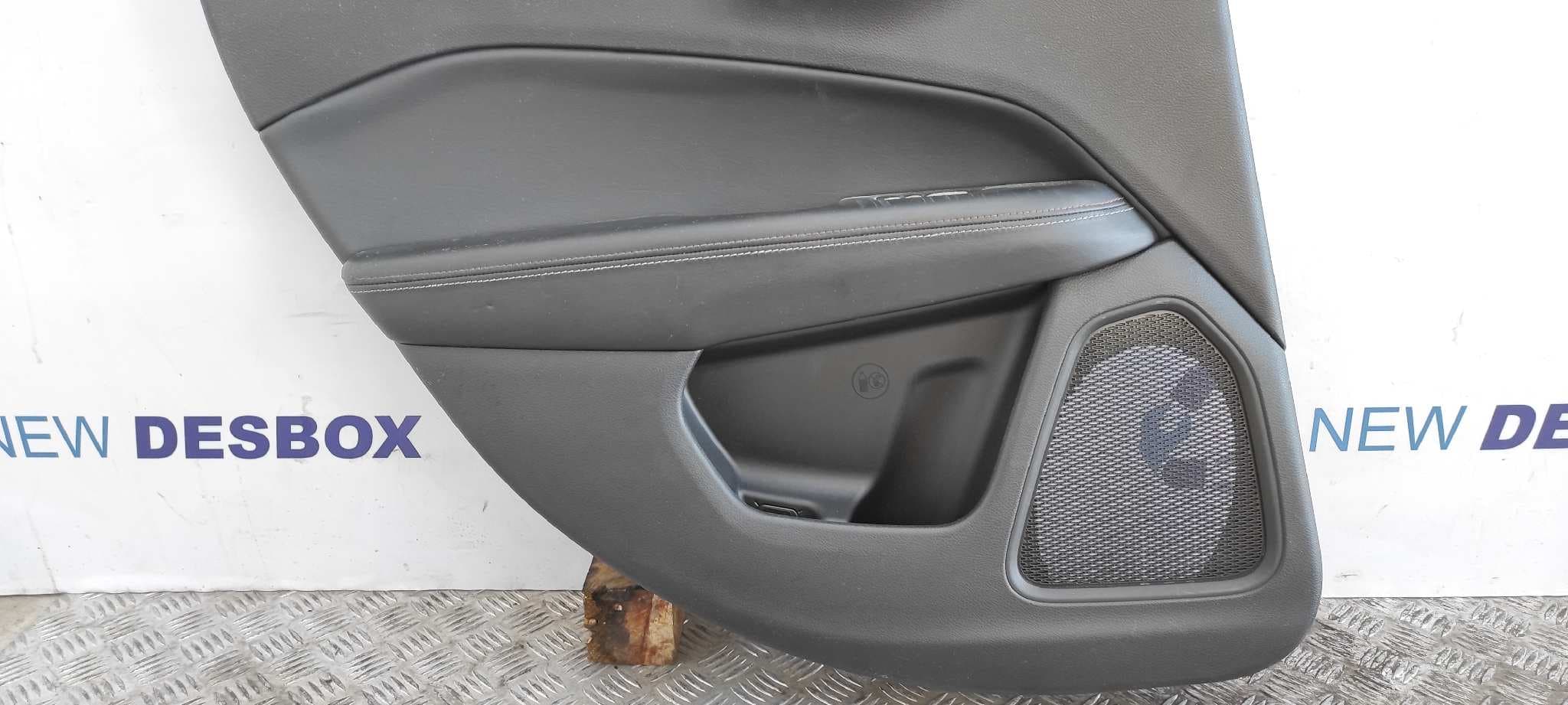 Recambio de JUEGO TAPIZADOS / CARTONERAS para JEEP COMPASS II 55260384 referencia OEM IAM 5US11LA3AC   - GRANATE 4