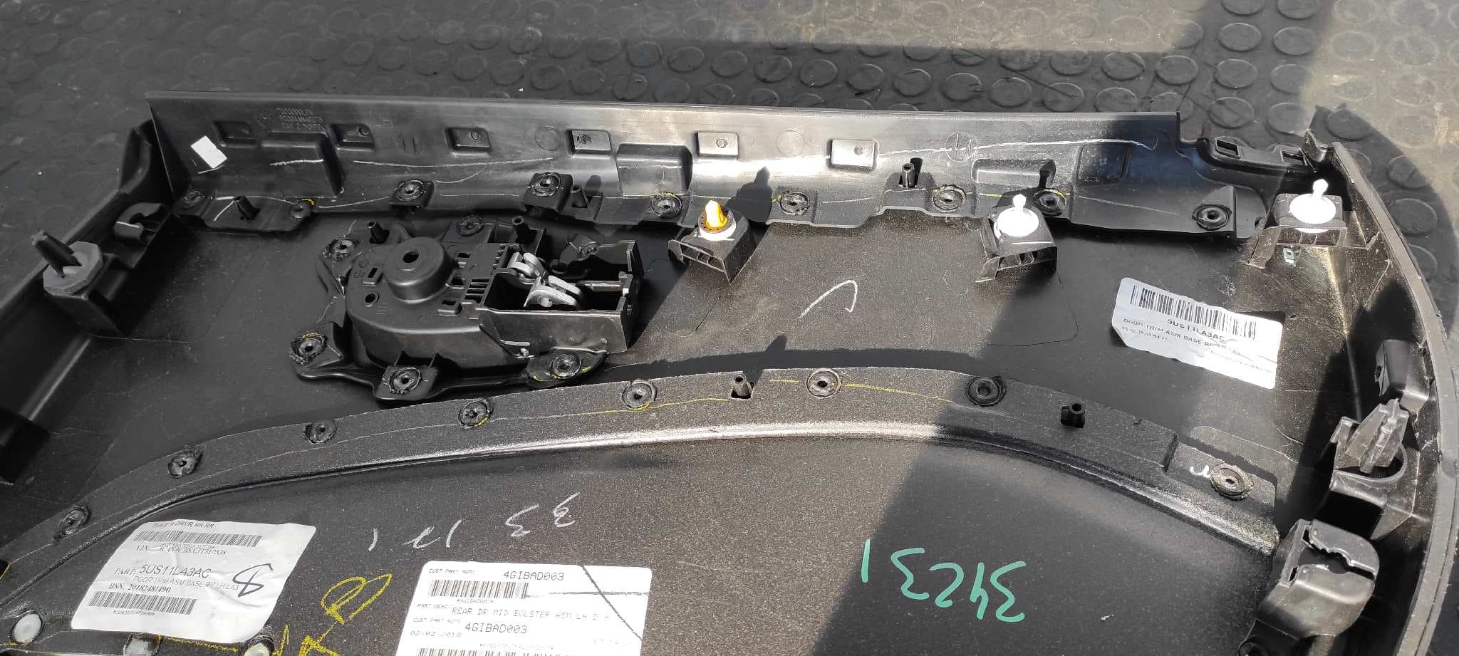 Recambio de JUEGO TAPIZADOS / CARTONERAS para JEEP COMPASS II 55260384 referencia OEM IAM 5US11LA3AC   - GRANATE 2
