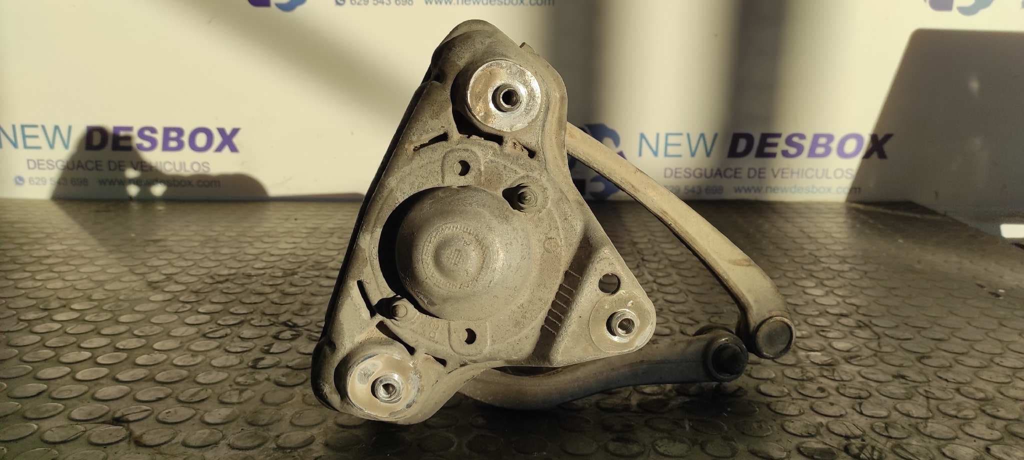 Recambio de AMORTIGUADOR DELANTERO DERECHO para VOLKSWAGEN PASSAT BERLINA (3B3) Comfortline AVB referencia OEM IAM 3B0413031AB   - BLANCO 5