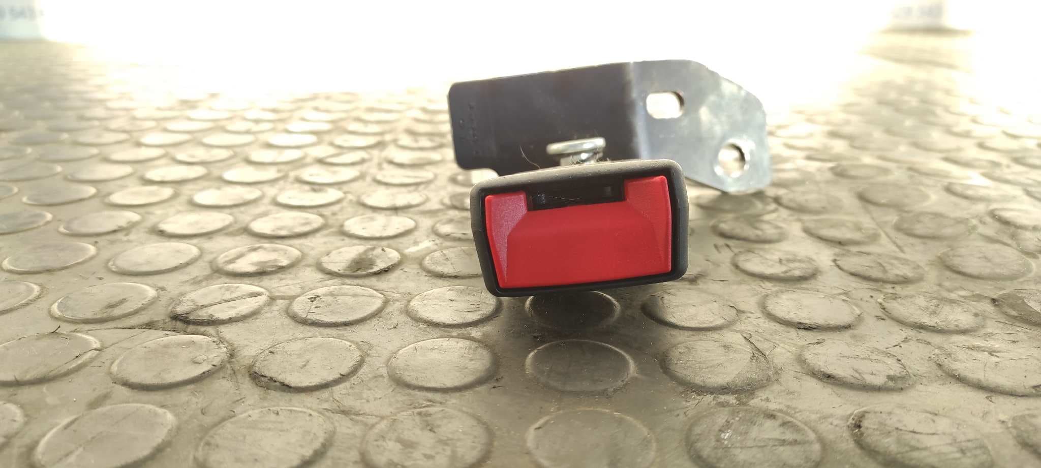 Recambio de CINTURON TRASERO IZQUIERDO para JEEP COMPASS II 55260384 referencia OEM IAM P5SV12DX9AA   - GRANATE 6