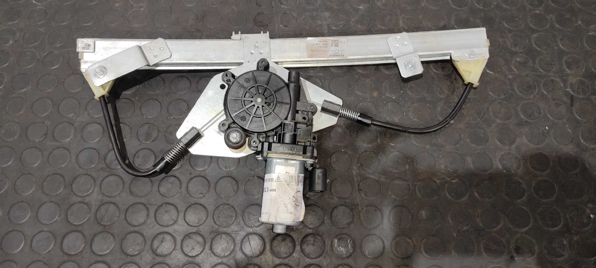 Recambio de ELEVALUNAS DELANTERO IZQUIERDO para FIAT NUOVA 500 (150) Blackjack 169A4000 referencia OEM IAM 60806500   - BLANCO