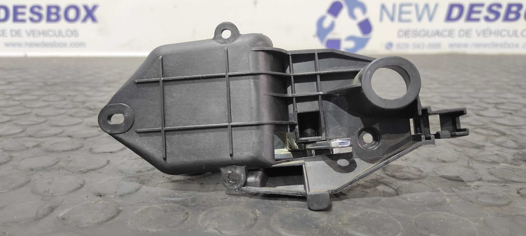 Recambio de MANETA INTERIOR DELANTERA IZQUIERDA para FIAT NUOVA 500 (150) Blackjack 169A4000 referencia OEM IAM 607049SX   - BLANCO 5