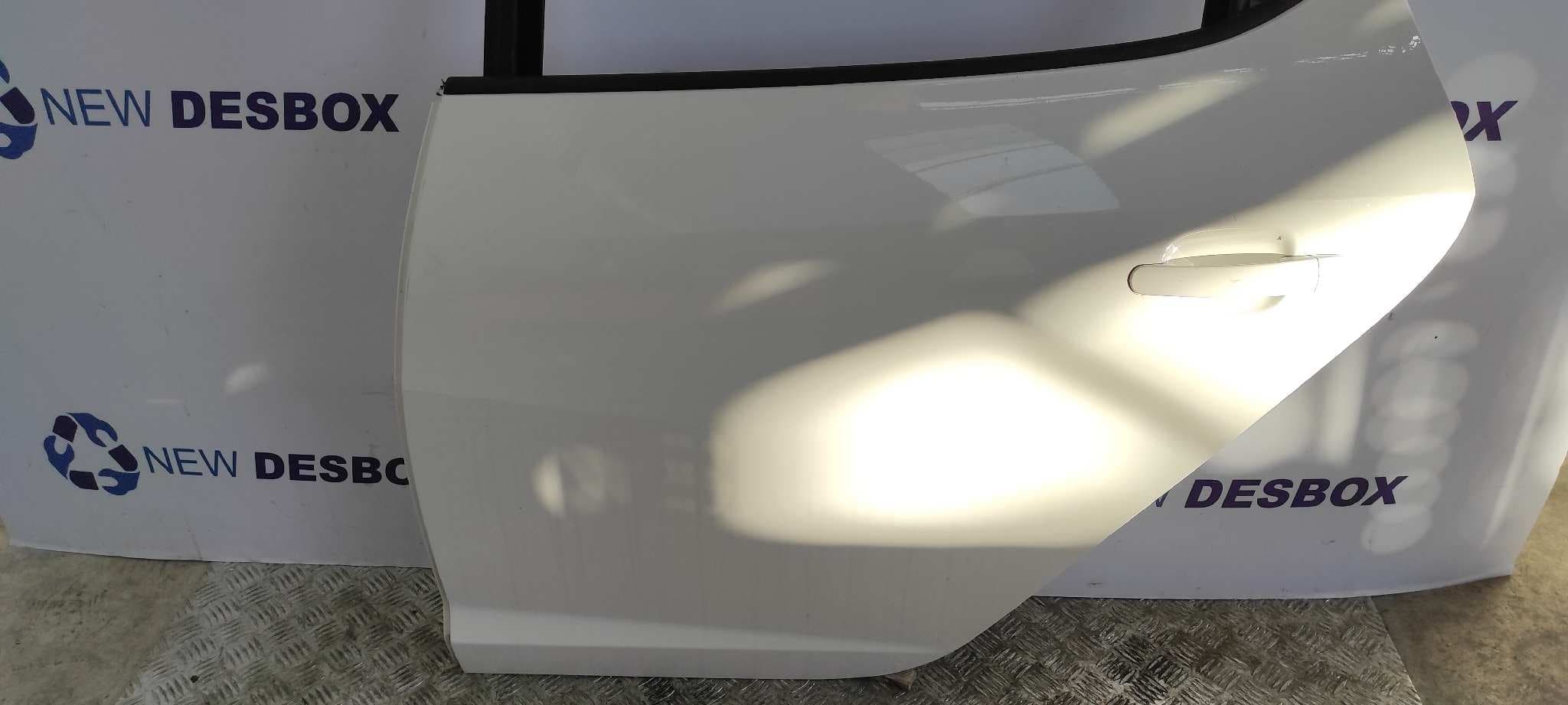 Recambio de PUERTA TRASERA IZQUIERDA para SEAT IBIZA SC (6P5) CUT referencia OEM IAM    - BLANCO 6