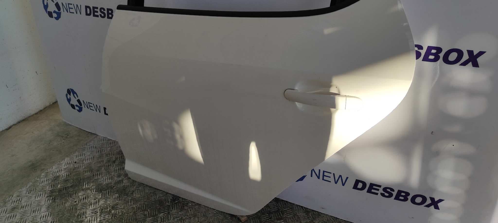Recambio de PUERTA TRASERA IZQUIERDA para SEAT IBIZA SC (6P5) CUT referencia OEM IAM    - BLANCO 5