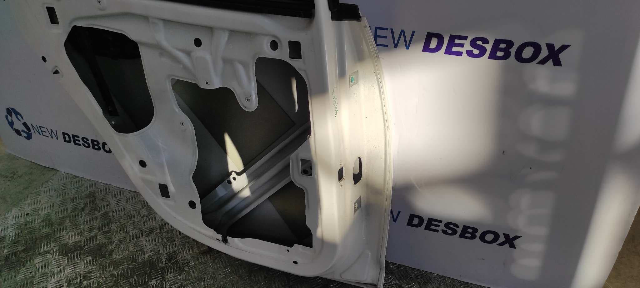 Recambio de PUERTA TRASERA IZQUIERDA para SEAT IBIZA SC (6P5) CUT referencia OEM IAM    - BLANCO 7