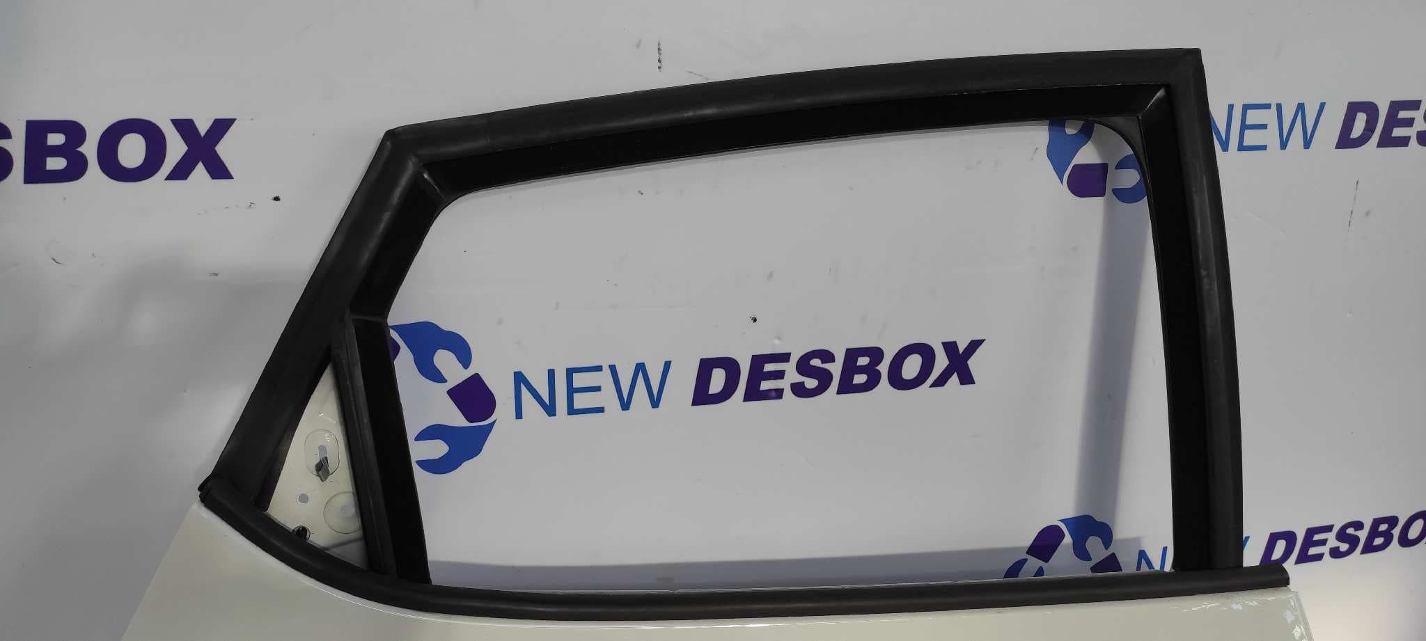 Recambio de PUERTA TRASERA DERECHA para SEAT IBIZA SC (6P5) FR Crono CUT referencia OEM IAM    - BLANCO 4