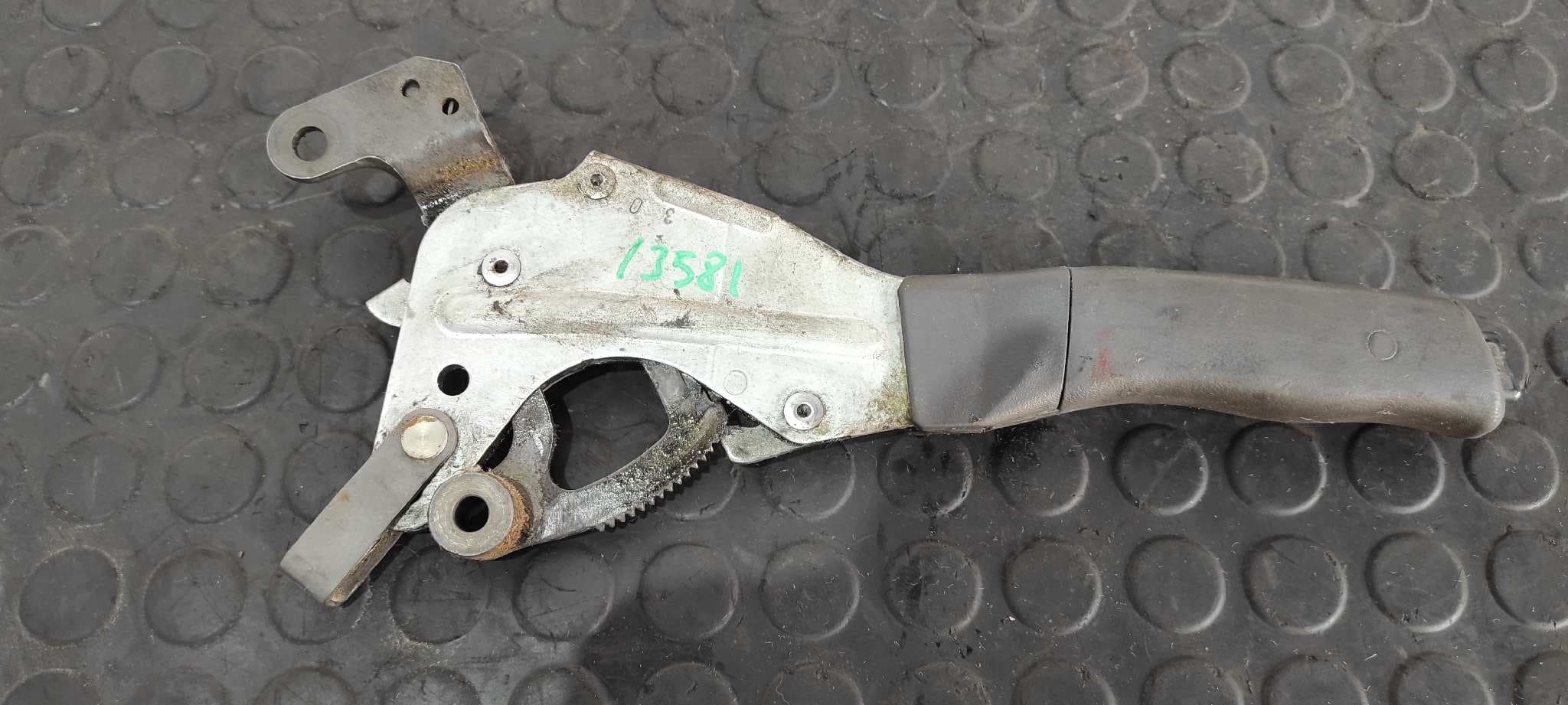 Recambio de PALANCA FRENO para MERCEDES-BENZ VANEO (W414) FURGONETA COMPACTA CDI (414.700) OM668914 referencia OEM IAM 1684200584   - AZUL