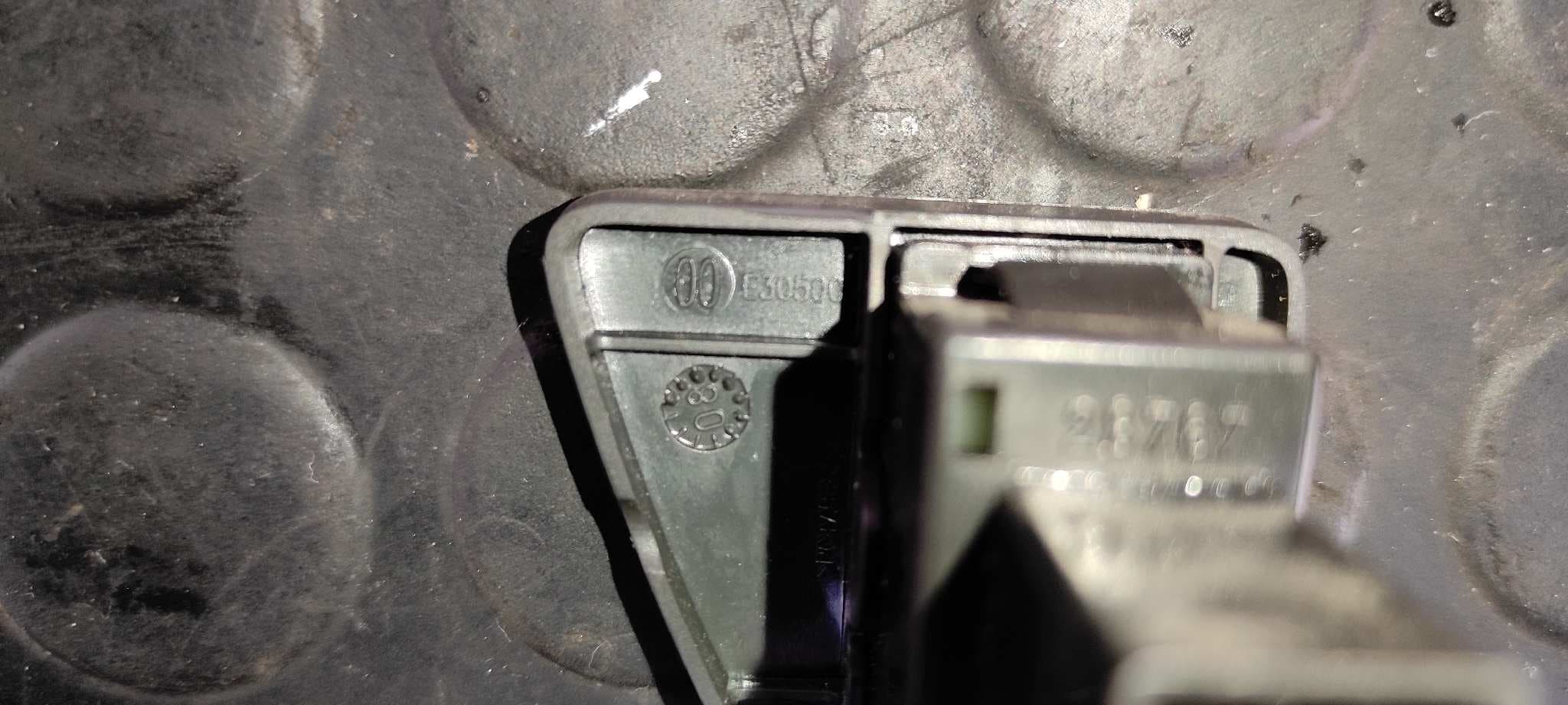 Recambio de MANDO ELEVALUNAS DELANTERO DERECHO para FIAT NUOVA 500 (150) Blackjack 169A4000 referencia OEM IAM 28767   - BLANCO 2