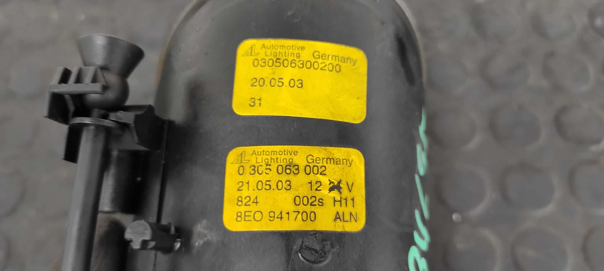 Recambio de FARO ANTINIEBLA DERECHO para AUDI A4 BERLINA (8E) 2.0 ALT referencia OEM IAM 8E0941700   - AZUL 2
