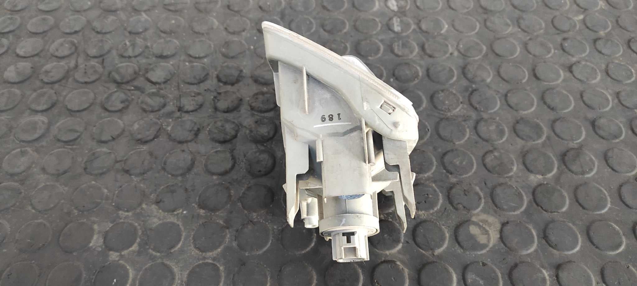 Recambio de PILOTO DELANTERO DERECHO para TOYOTA PRIUS (NHW30) Plug-in Hybrid Advance 2ZR referencia OEM IAM 815104010   - BLANCO 6