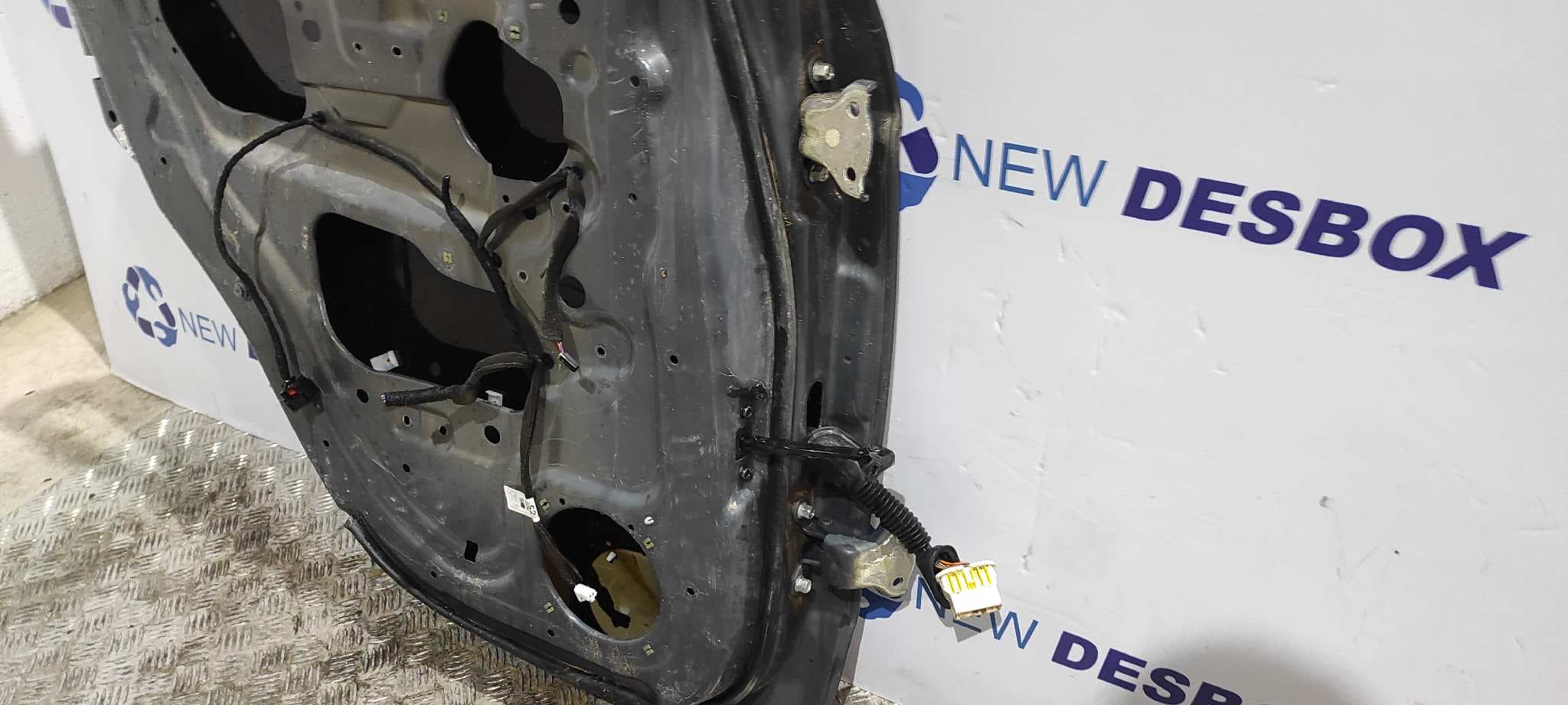 Recambio de PUERTA TRASERA IZQUIERDA para CHEVROLET CAPTIVA Z20S referencia OEM IAM 95460132   - NEGRO 6
