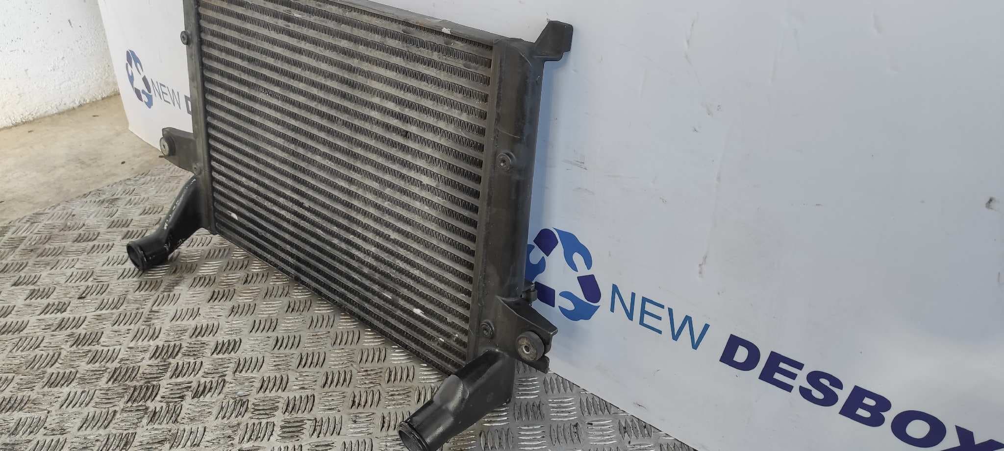 Recambio de INTERCOOLER para CHRYSLER JEEP GR.CHEROKEE (WJ/WG) 3.1 TD Limited VM73B referencia OEM IAM 52079499AC   - PLATA 3