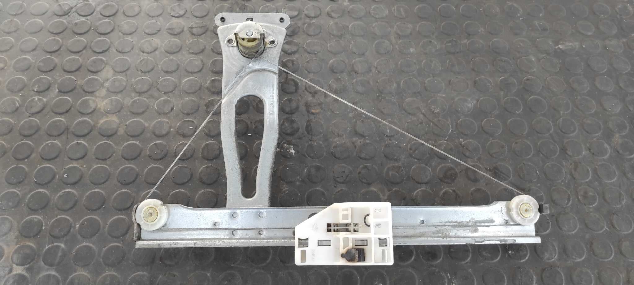 Recambio de ELEVALUNAS TRASERO IZQUIERDO para CITROEN C3 1.4 HDi SX Plus 8HX referencia OEM IAM 963981748   - NEGRO 3