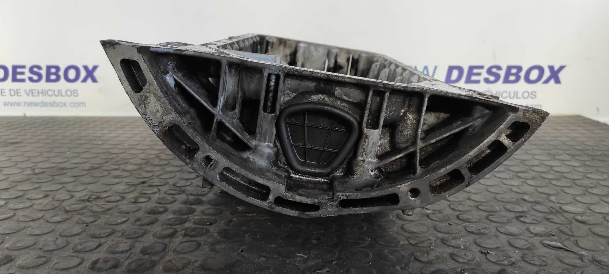 Recambio de CARTER para MERCEDES-BENZ VITO CAJA CERRADA 6.03 -> 109  CDI  Compacto  (639.601) 646983 referencia OEM IAM R6110140202   - BLANCO 7