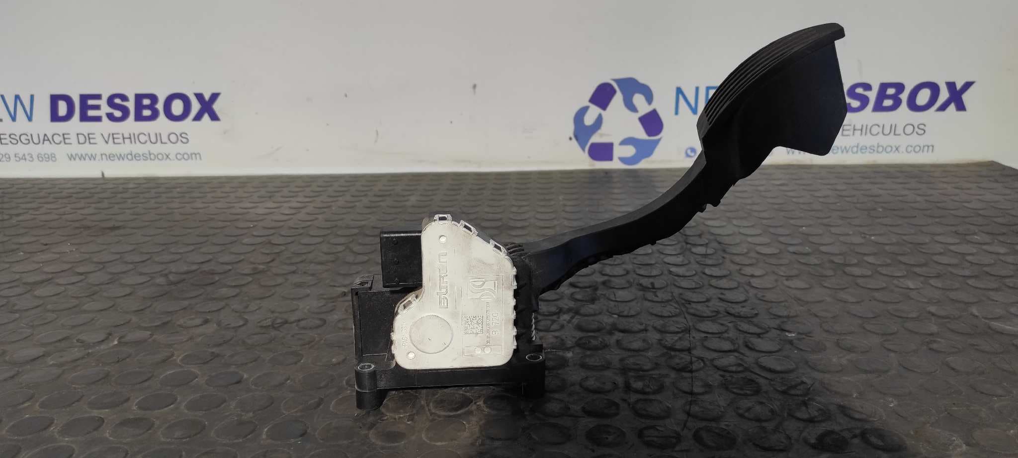 Recambio de POTENCIOMETRO PEDAL para FIAT 500 CABRIO (150) Color Therapy 169A4000 referencia OEM IAM B720   - BLANCO