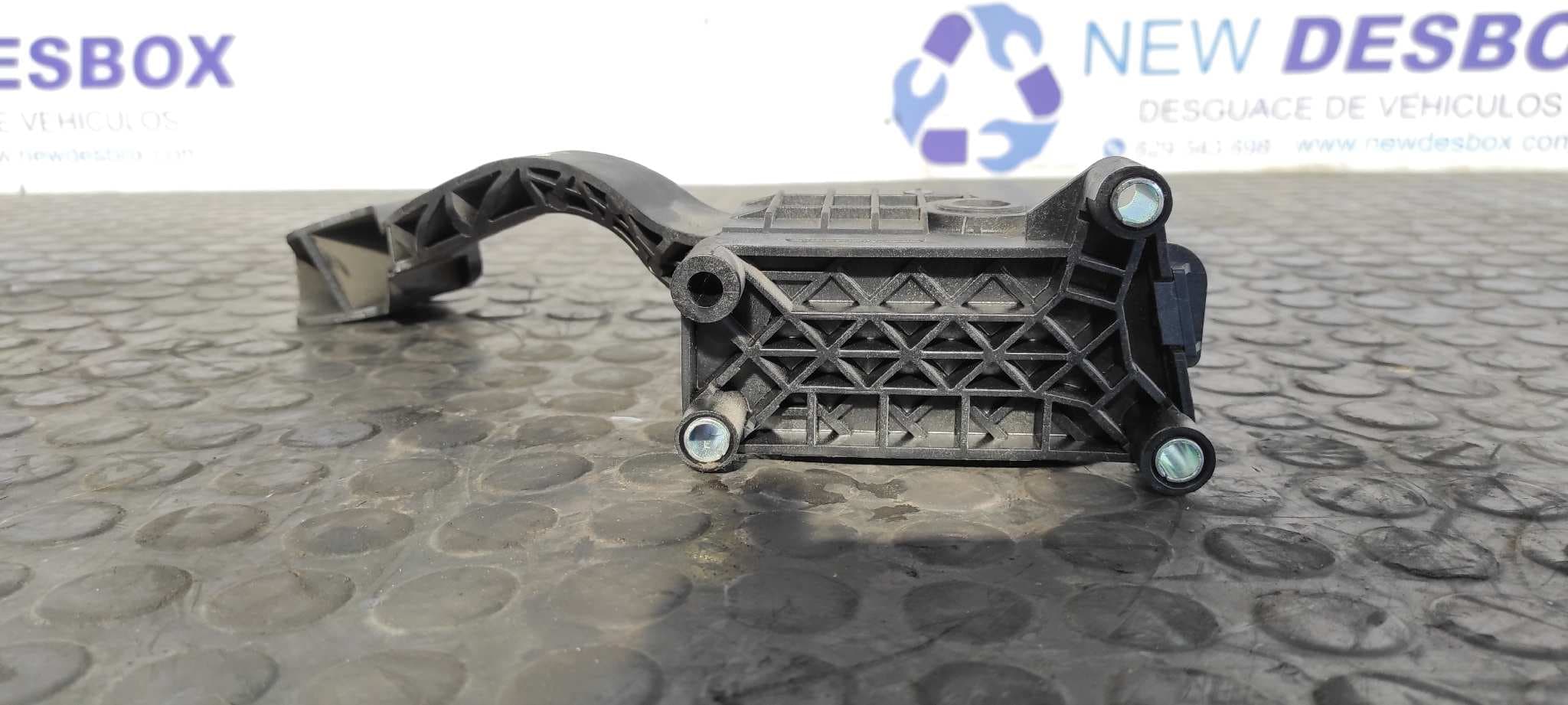 Recambio de POTENCIOMETRO PEDAL para FIAT 500 CABRIO (150) Color Therapy 169A4000 referencia OEM IAM B720   - BLANCO 2