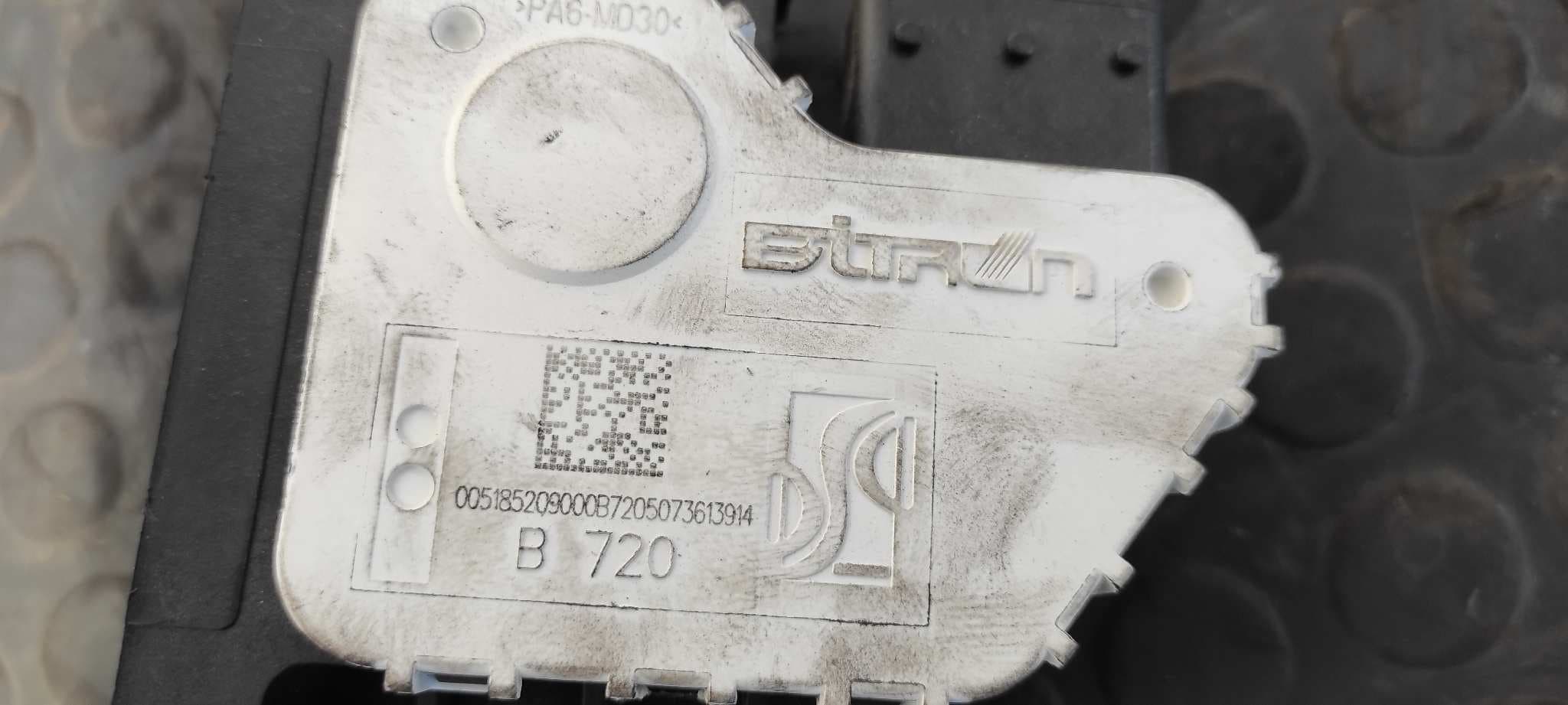 Recambio de POTENCIOMETRO PEDAL para FIAT 500 CABRIO (150) Color Therapy 169A4000 referencia OEM IAM B720   - BLANCO 4