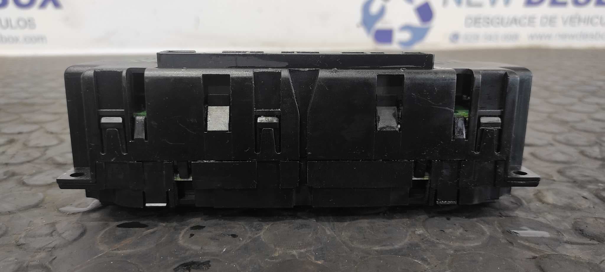 Recambio de MANDO CLIMATIZADOR para VOLKSWAGEN PASSAT BERLINA (3B3) Comfortline AVB referencia OEM IAM 3B1907044K   - BLANCO 6
