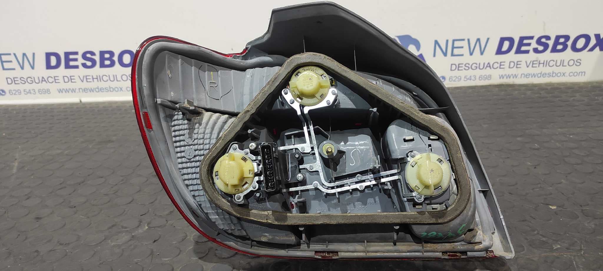 Recambio de PILOTO TRASERO DERECHO para TOYOTA YARIS (NCP1/NLP1/SCP1) 1.3 Expo 2SZFE referencia OEM IAM 52053   - AZUL 7