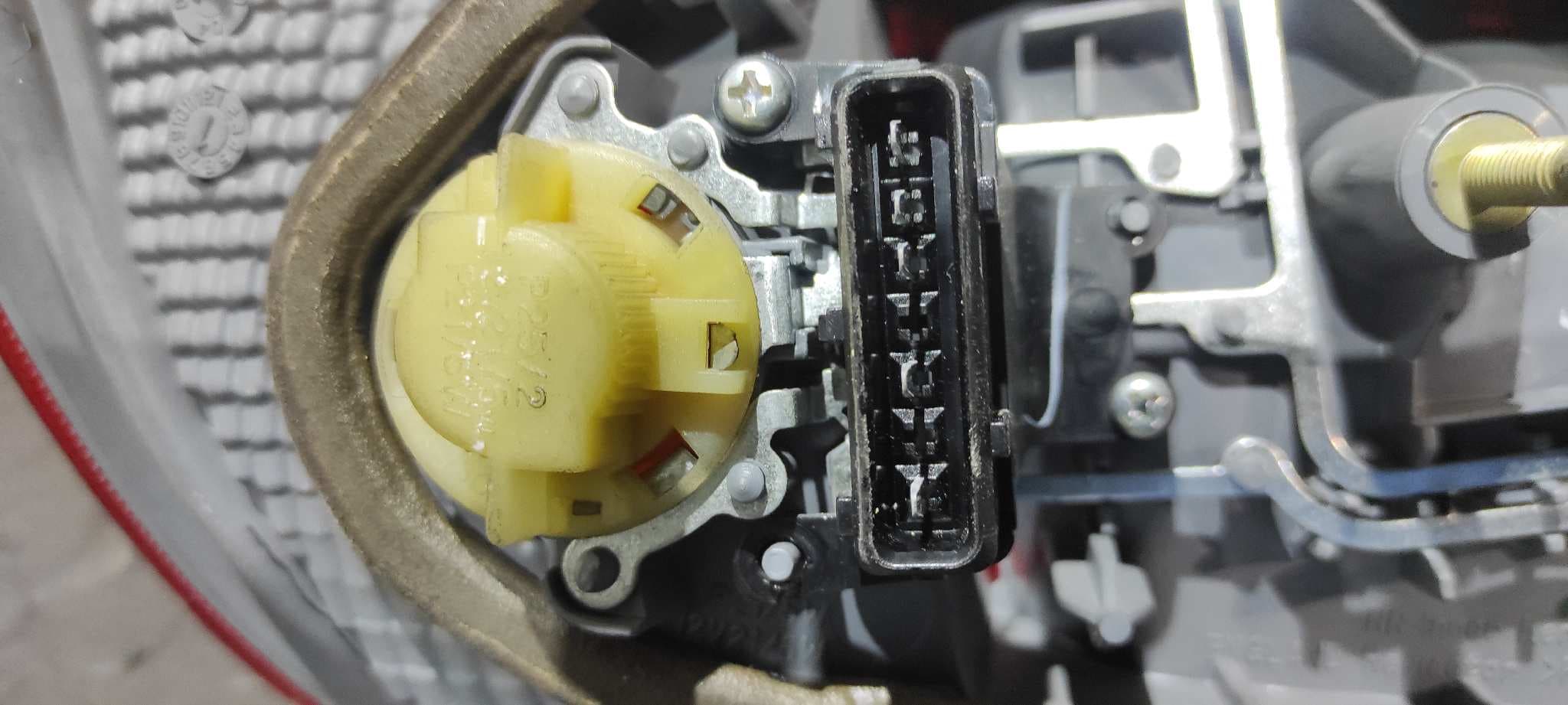Recambio de PILOTO TRASERO DERECHO para TOYOTA YARIS (NCP1/NLP1/SCP1) 1.3 Expo 2SZFE referencia OEM IAM 52053   - AZUL 6