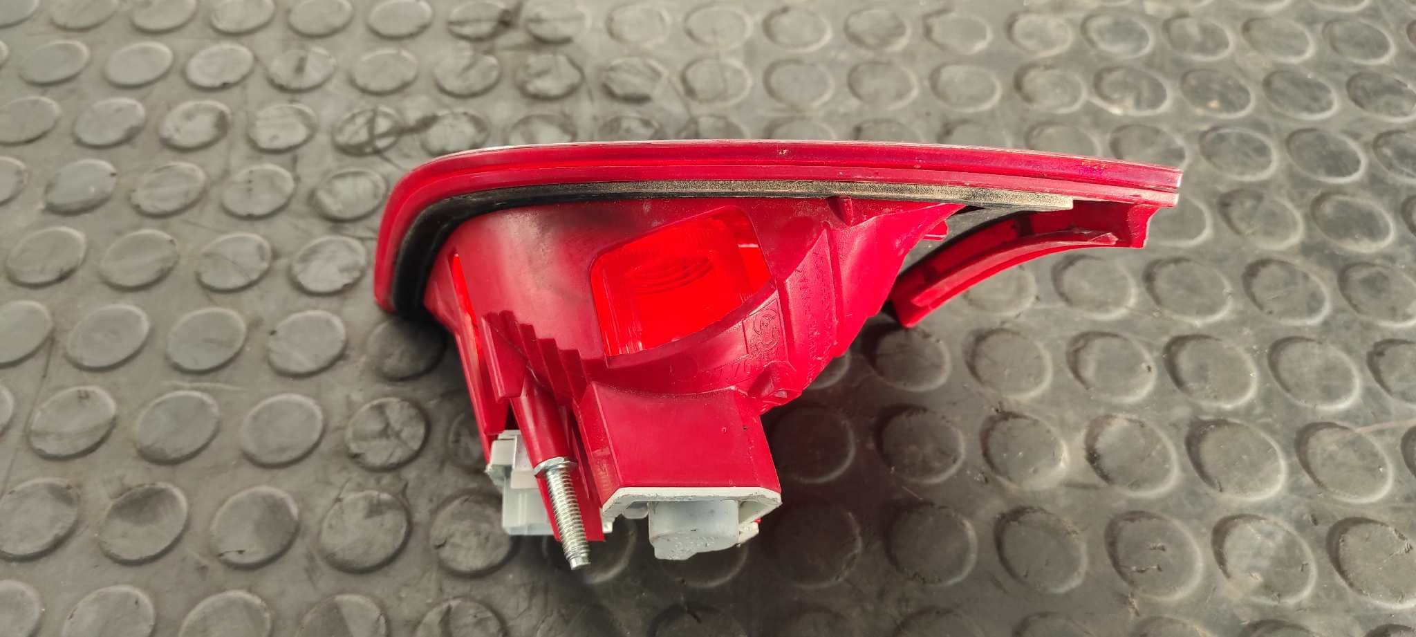 Recambio de PILOTO PORTON IZQUIERDO para AUDI A3 SPORTBACK (8P) 2.0 TDI BKD referencia OEM IAM 8P4945093B   - BLANCO 3