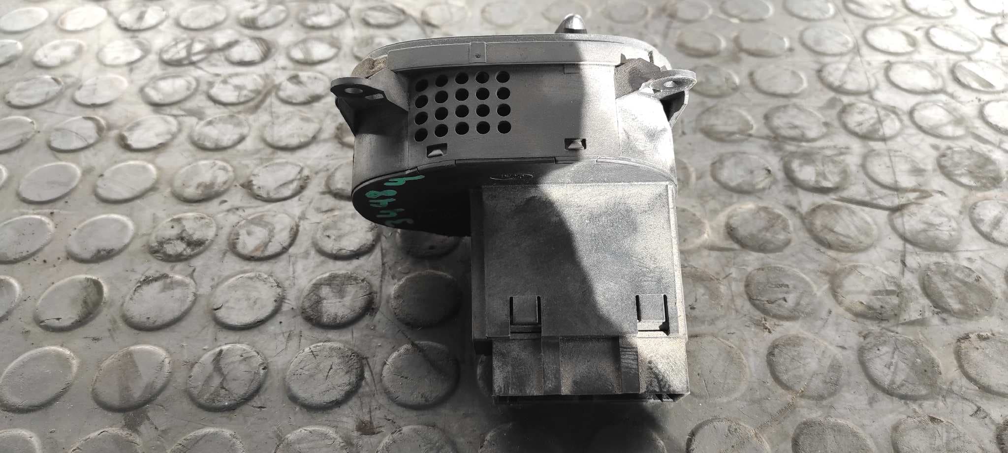 Recambio de MANDO LUCES para FORD TRANSIT CAJA CERRADA, CORTA (FY) (2000 =>) FT  260   2.0 ABFA referencia OEM IAM YC1T13A024EB   - BLANCO 5