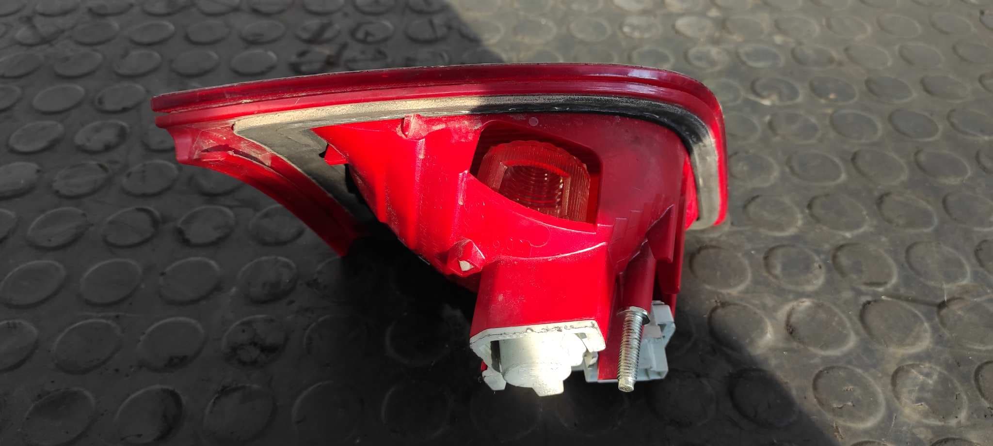 Recambio de PILOTO PORTON DERECHO para AUDI A3 SPORTBACK (8P) 2.0 TDI BKD referencia OEM IAM 8P4945094B   - BLANCO 5