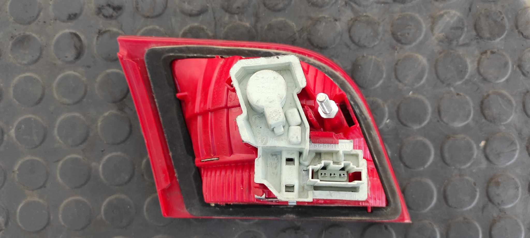 Recambio de PILOTO PORTON DERECHO para AUDI A3 SPORTBACK (8P) 2.0 TDI BKD referencia OEM IAM 8P4945094B   - BLANCO 4