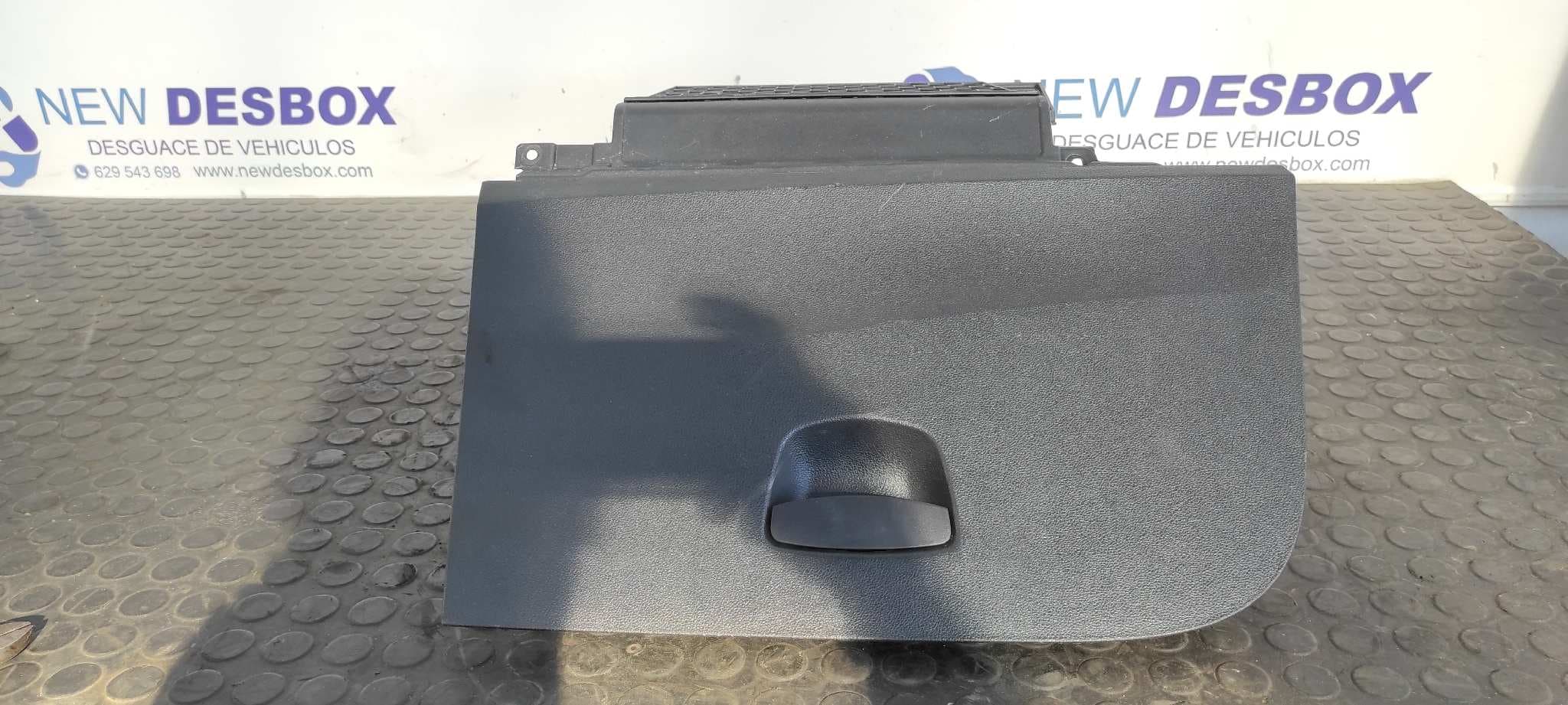 Recambio de GUANTERA para SEAT IBIZA SC (6P5) FR Crono CUT referencia OEM IAM 6P1857095   - BLANCO