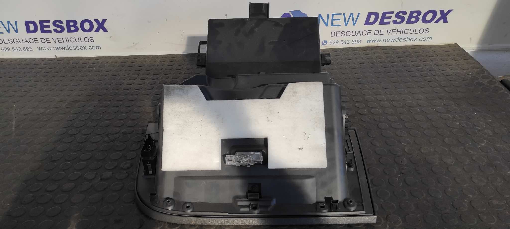 Recambio de GUANTERA para SEAT IBIZA SC (6P5) FR Crono CUT referencia OEM IAM 6P1857095   - BLANCO 5