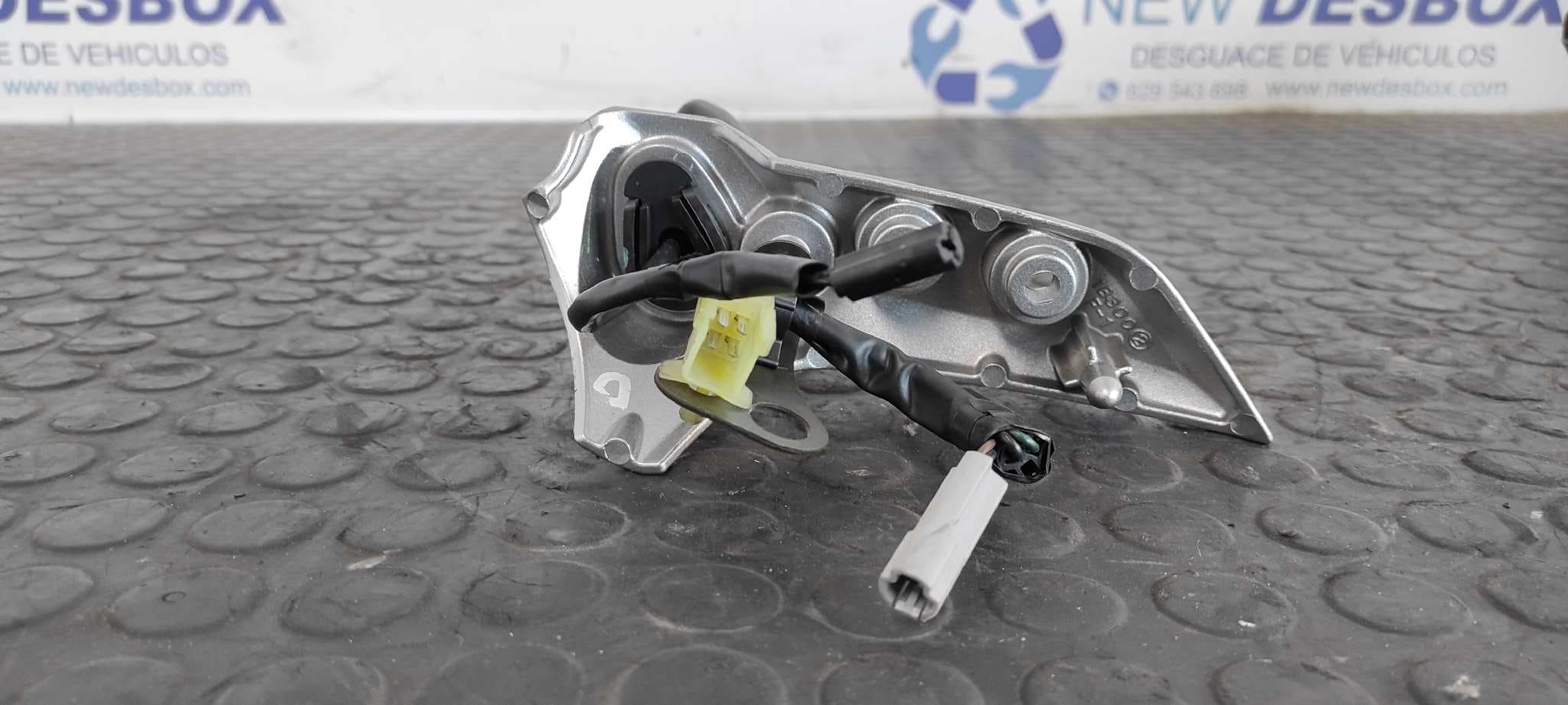 Recambio de PILOTO DELANTERO DERECHO para YAMAHA FZ 1 / FZ 6 FAZER FZ 6 Fazer S2  (RJ14) J5D7E referencia OEM IAM 1B3002   - NEGRO 3