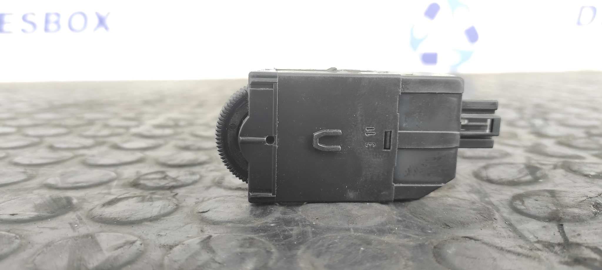 Recambio de INTERRUPTOR para MITSUBISHI CARISMA BERLINA 5 (DA0) 1900 DI-D Avance F9Q2 referencia OEM IAM MR114072   - BLANCO 3