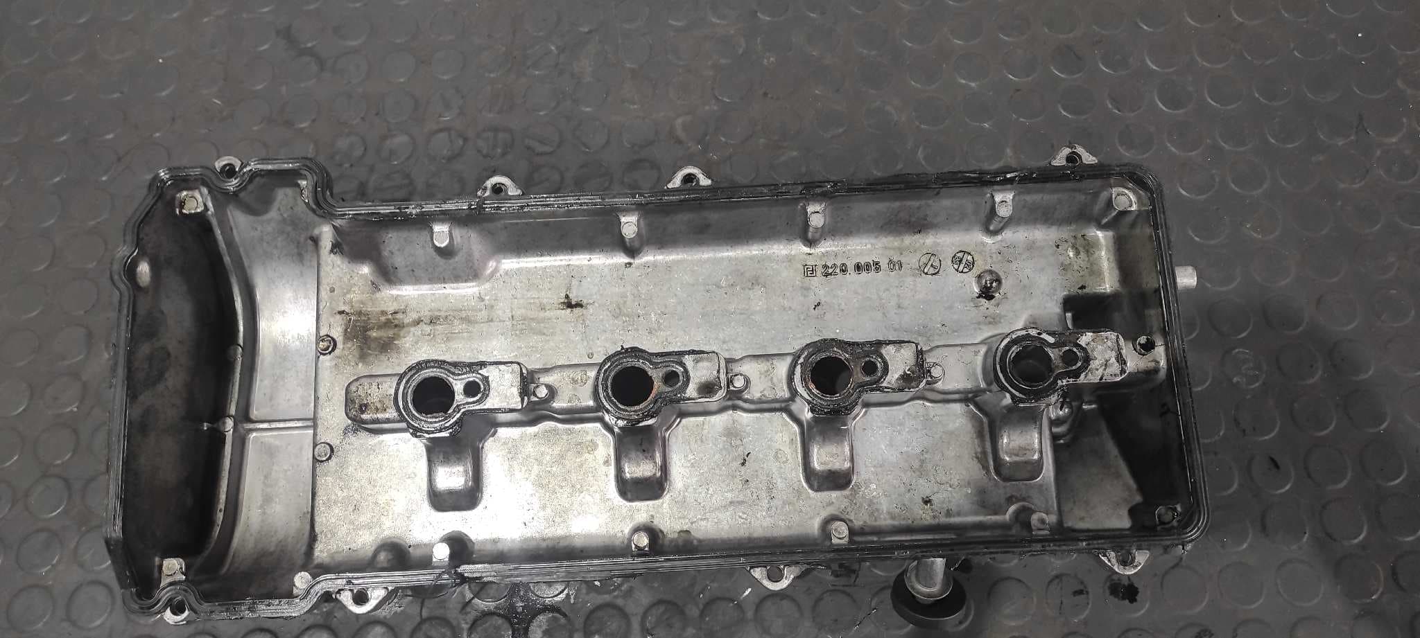 Recambio de TAPA BALANCINES para MERCEDES-BENZ CLASE G (W463) OM628962 referencia OEM IAM A6280160105 8