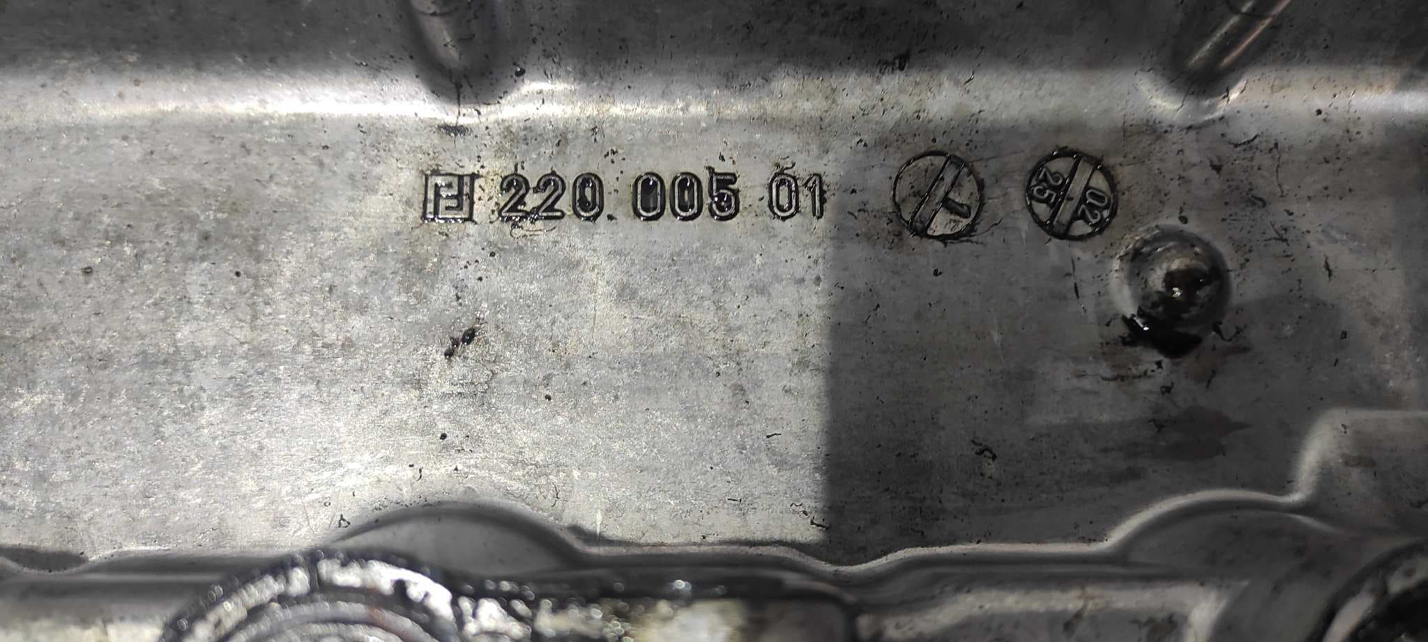 Recambio de TAPA BALANCINES para MERCEDES-BENZ CLASE G (W463) OM628962 referencia OEM IAM A6280160105 4