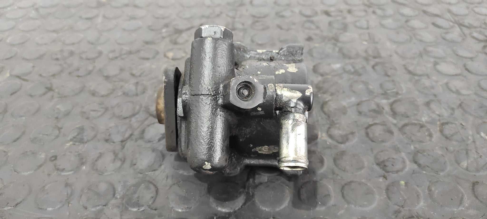 Recambio de BOMBA DIRECCION para FORD SCORPIO BERL./TURNIER 2.9 V6 24V CAT COSWORTH   referencia OEM IAM 26016947   - NEGRO 3