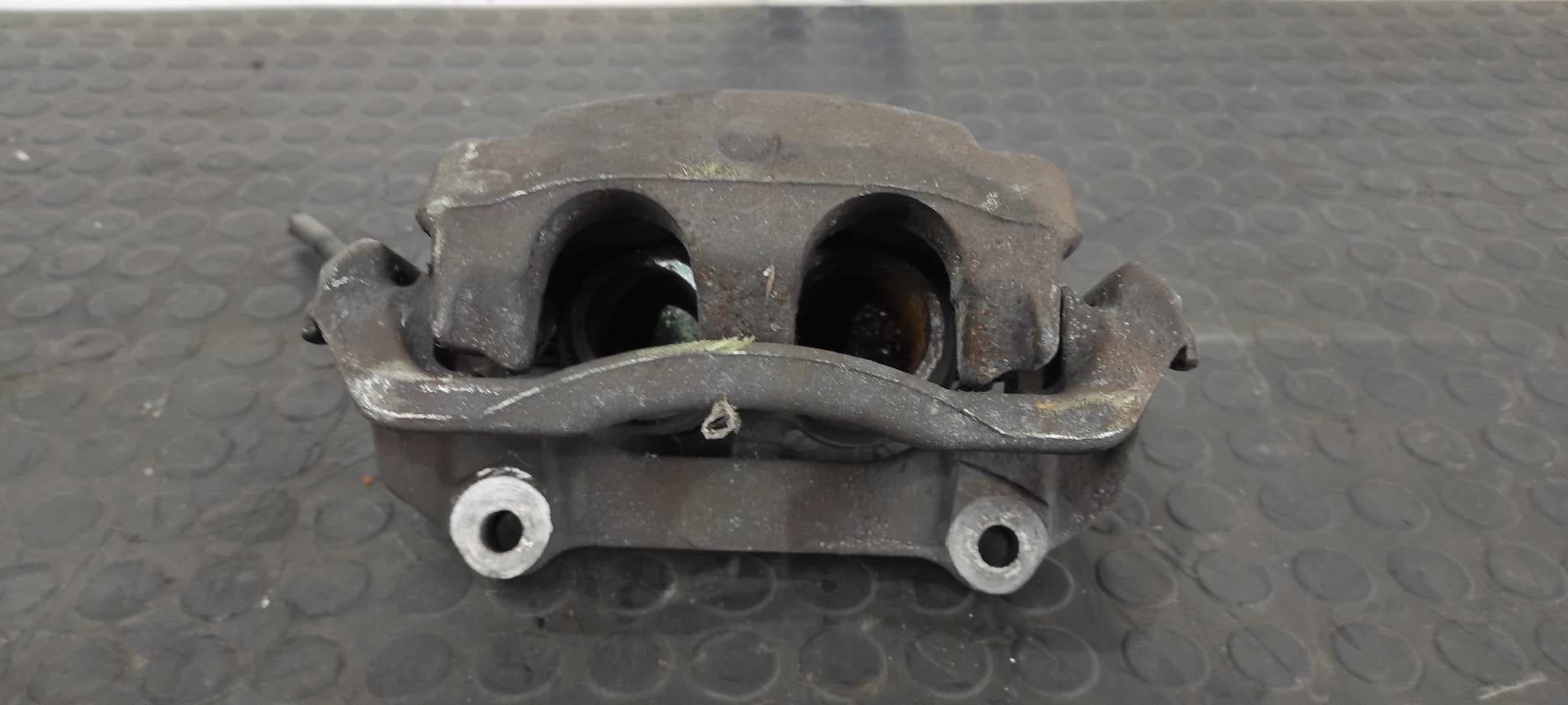 Recambio de PINZA DE FRENO DELANTERA DERECHA para OPEL VIVARO FURGÓN/COMBI (07.2006 =>) 2.0 16V CDTI M9R E7 referencia OEM IAM 687092   - BLANCO 3