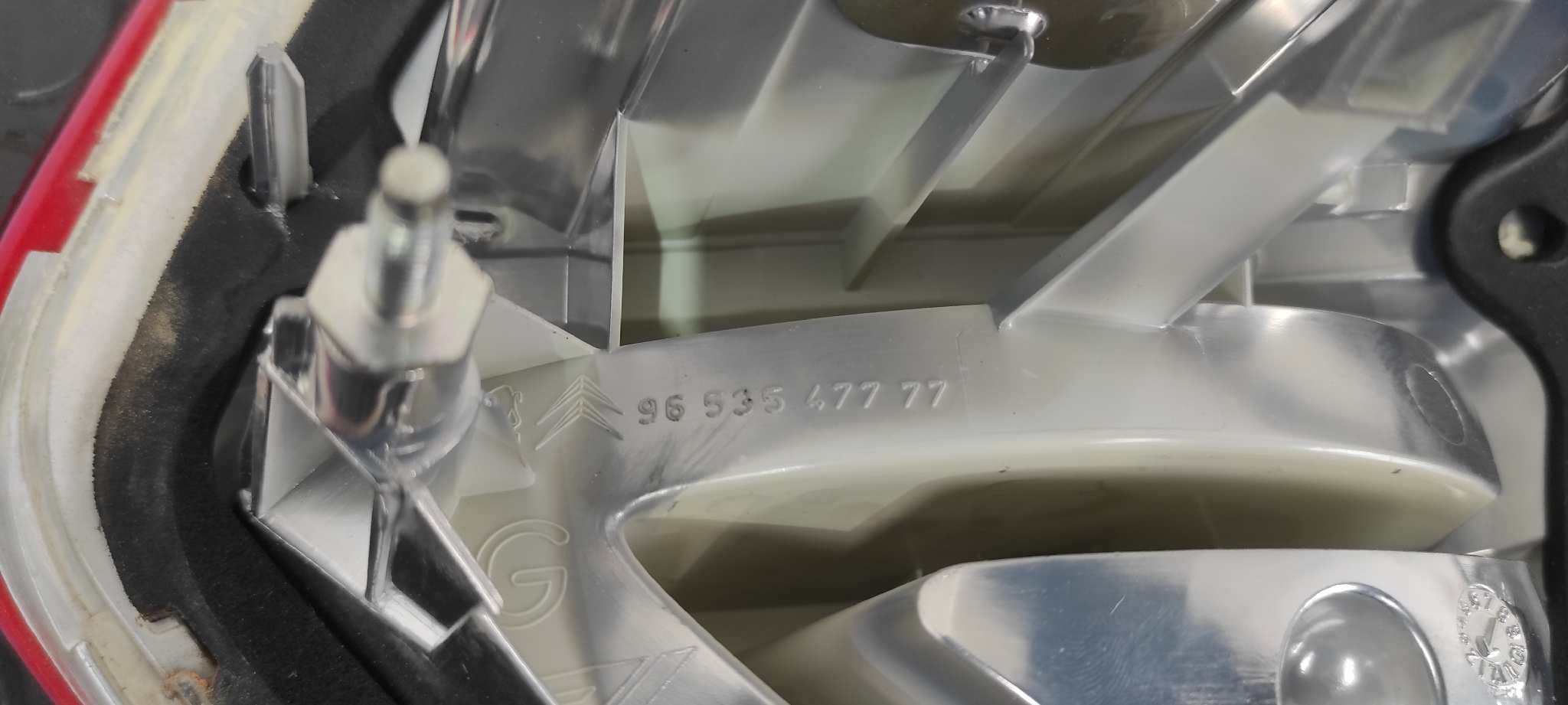 Recambio de PILOTO PORTON IZQUIERDO para CITROEN C4 PICASSO Cool 9HZ referencia OEM IAM 9653547777   - GRIS 5