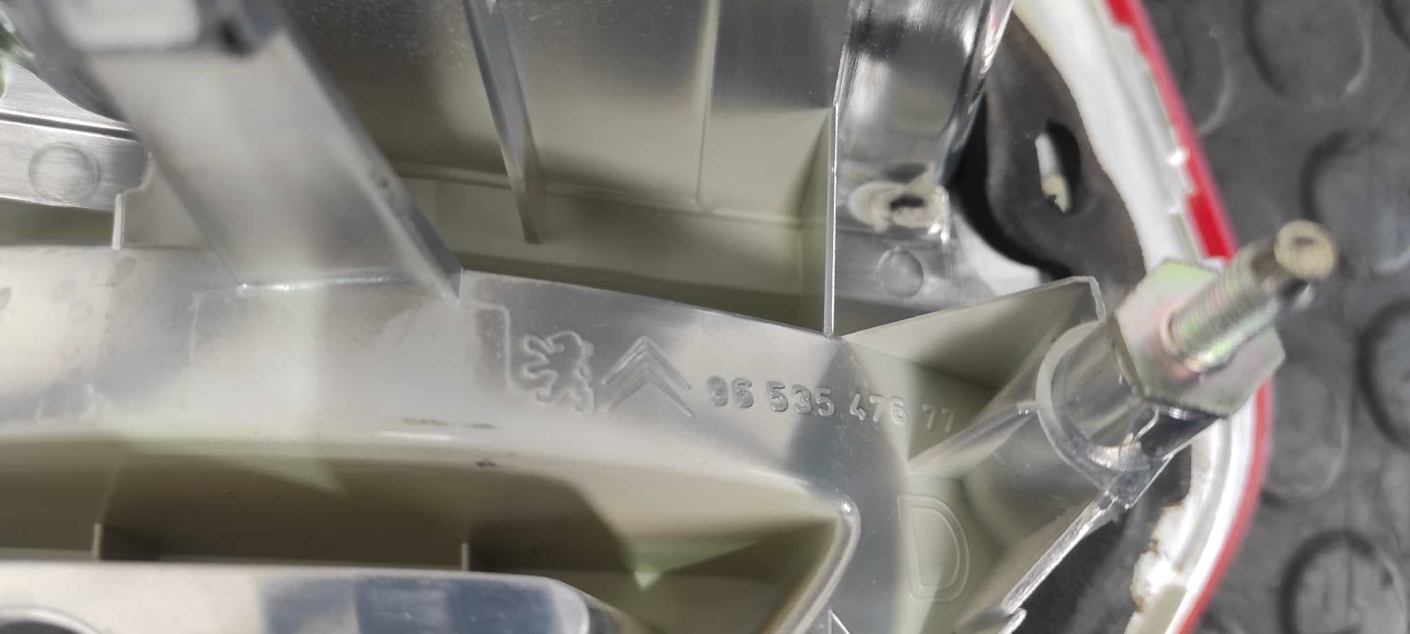 Recambio de PILOTO PORTON DERECHO para CITROEN C4 PICASSO Cool 9HZ referencia OEM IAM 9653547677   - GRIS 6
