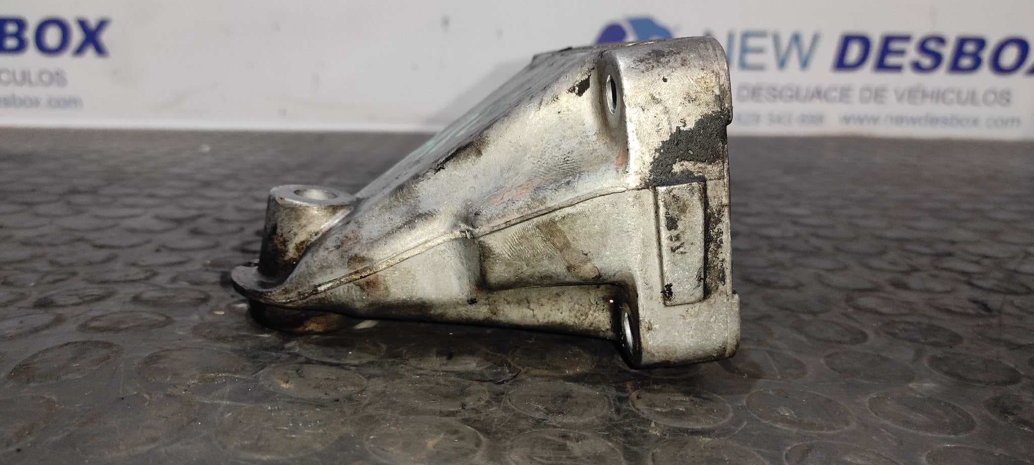 Recambio de SOPORTE MOTOR para MERCEDES CLASE G (W463) OM628962 referencia OEM IAM 6282230104 2